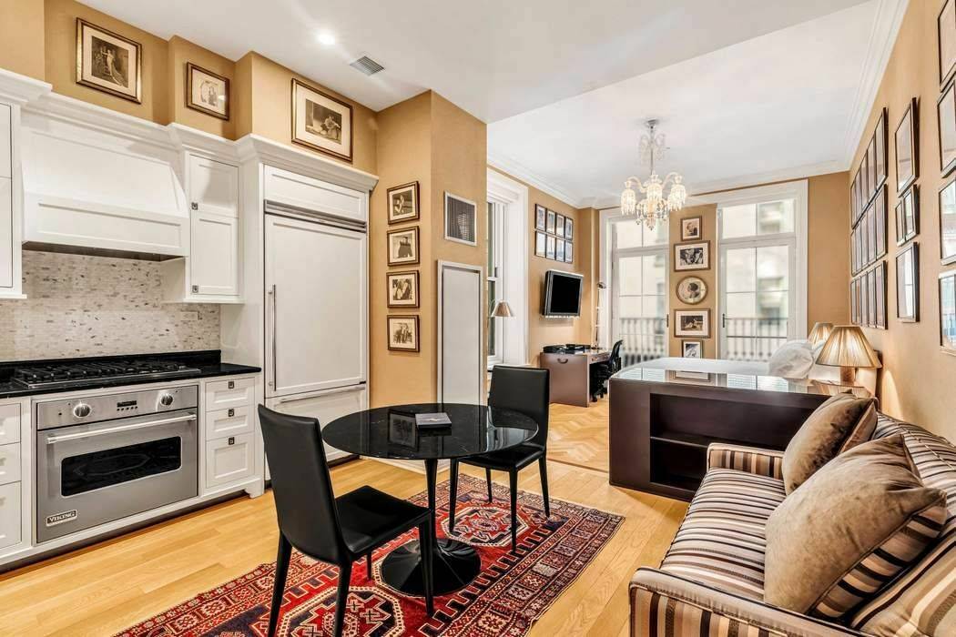 Welcome to this luxurious oversized Plaza Studio.