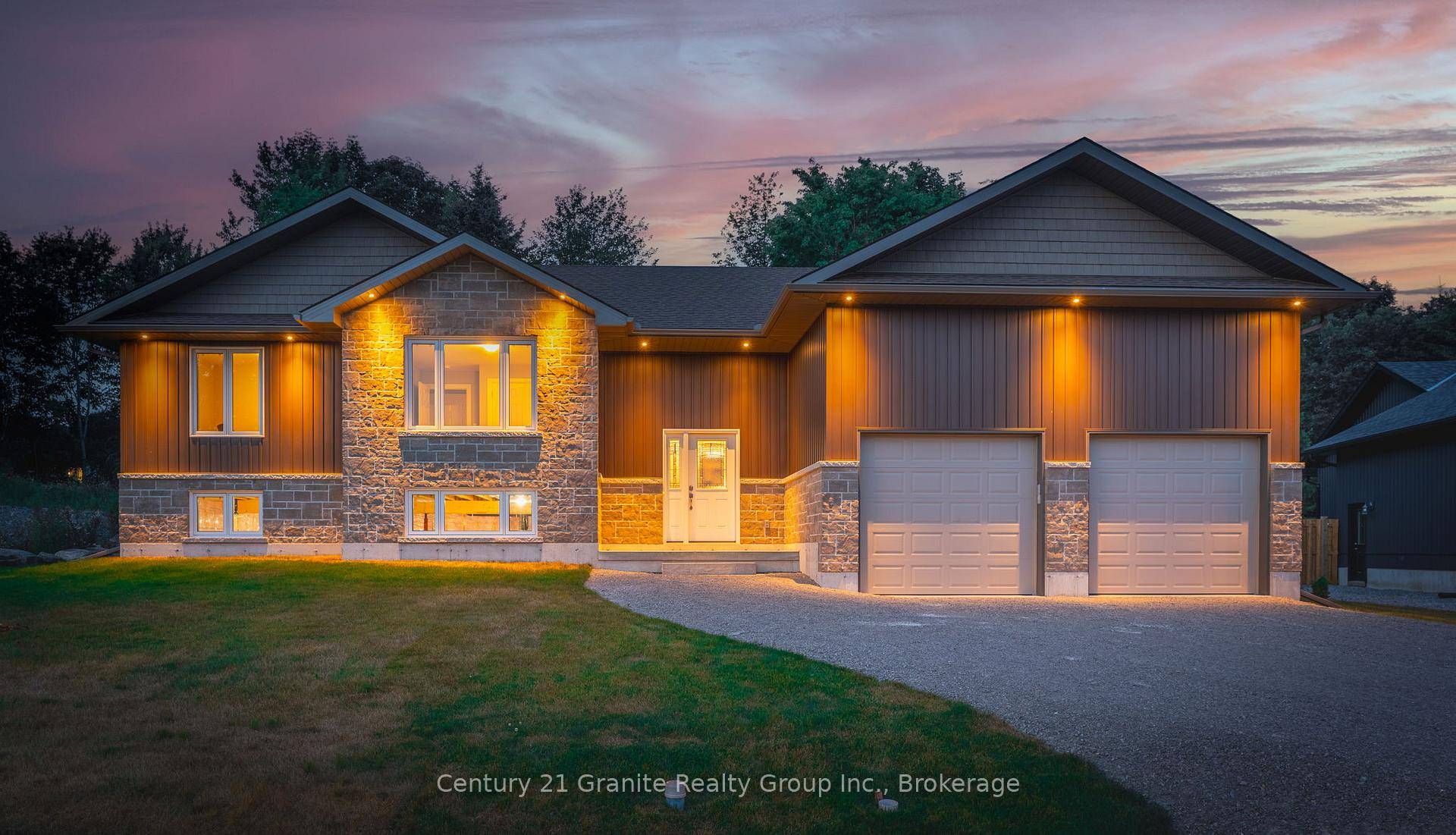 Stunning New Build in Minden's Most Prestigious Subdivision !