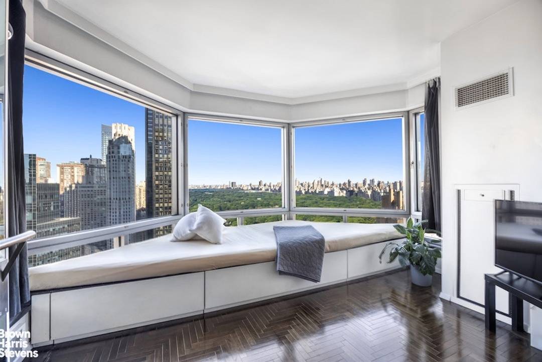 EXCEPTIONAL RESIDENCE WITH PANORAMIC CENTRAL PARK VIEWS !
