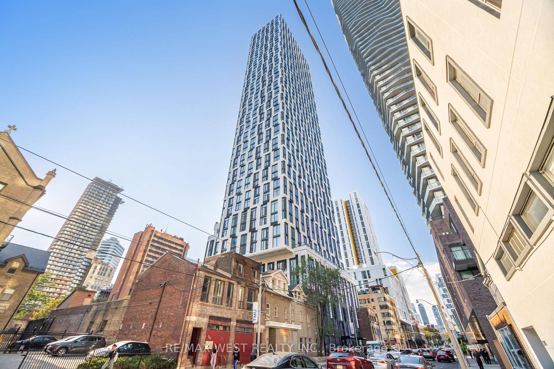 Brand new 1 bedroom condo for lease at 252 Church, one of downtowns most luxurious new addresses !