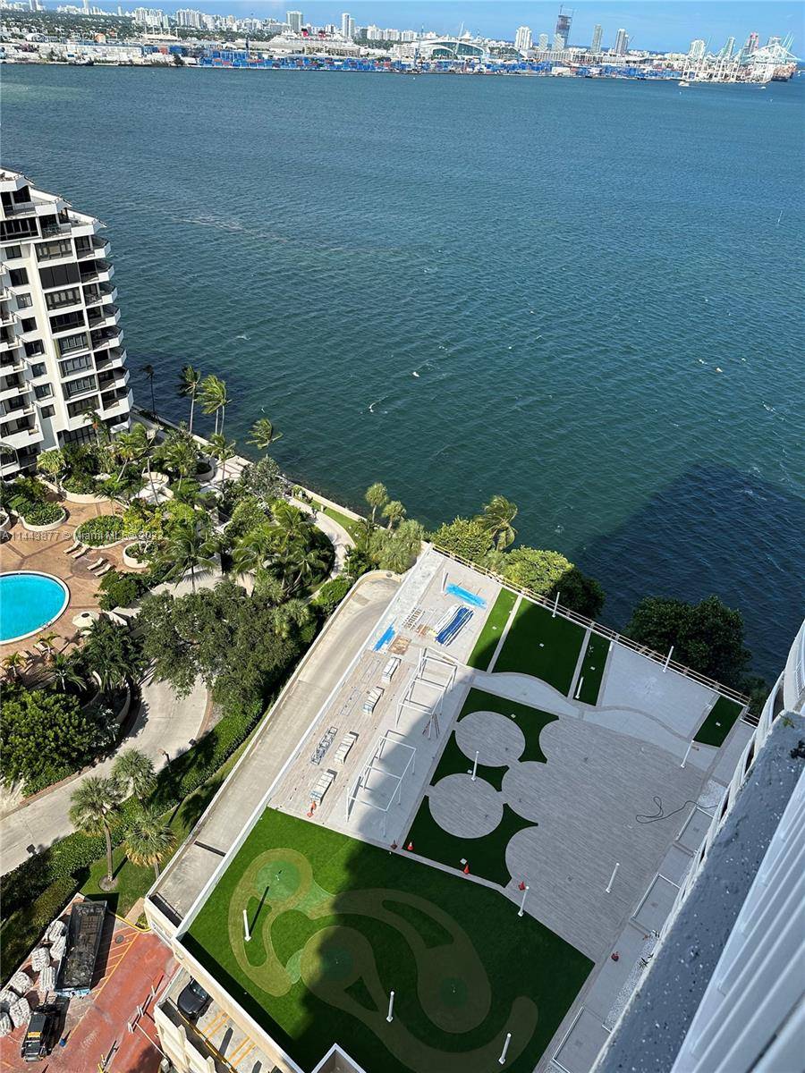 This beautiful FURNISHED PENTHOUSE has spectacular ocean views on exclusive Brickell Key Island !