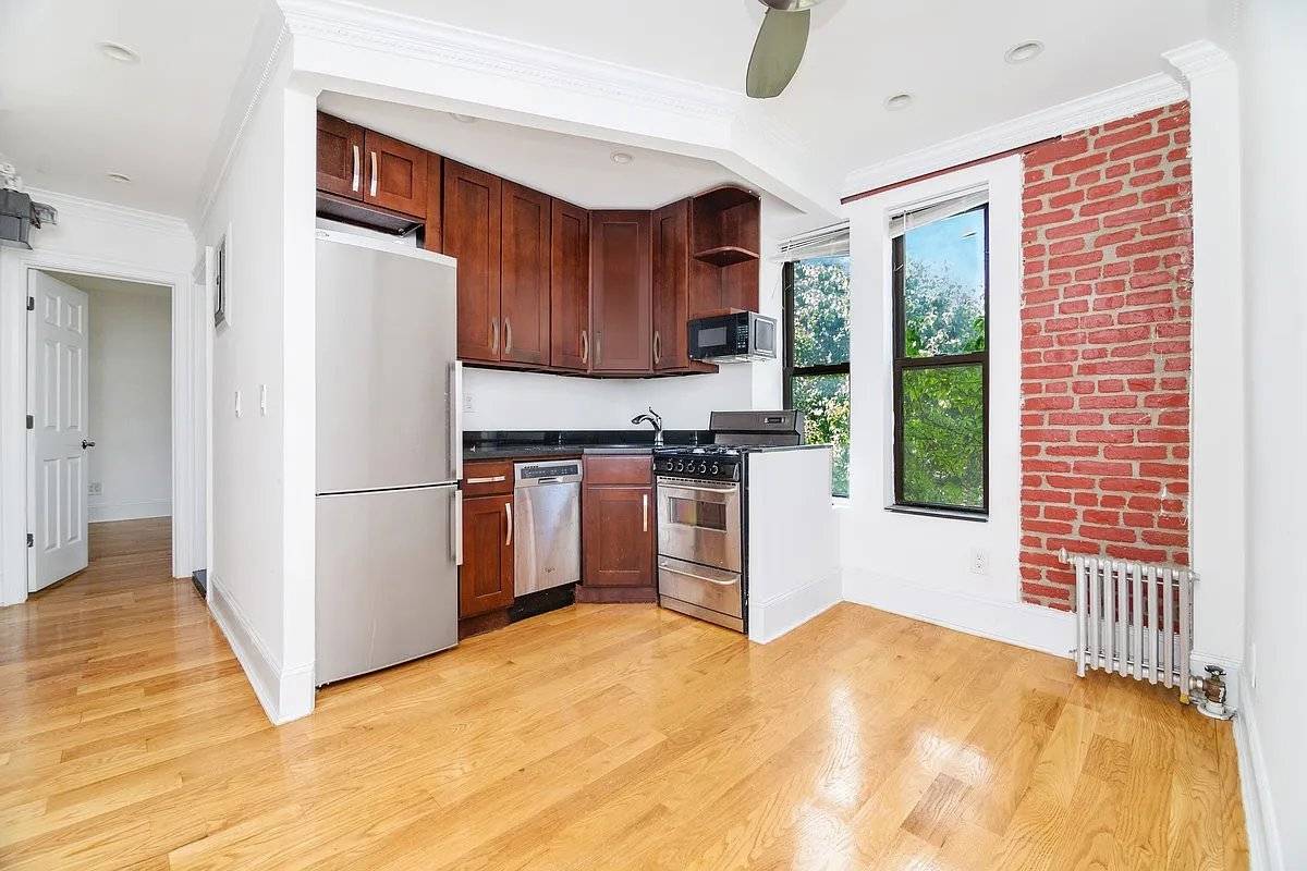Welcome Home to 380 South 4th Street !