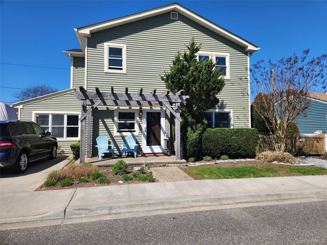 Whole house rental in the canal section of Long Beach for one month.