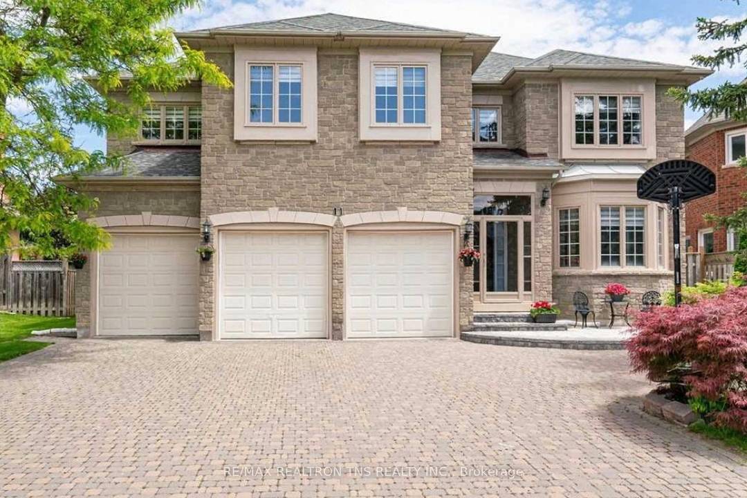 Gorgeous Home With 4, 365 sq ft, 3 Car Garage Built By Green Park In The Prestigious Bayview Hill, Nested on a Tranquil Cul De Sac.