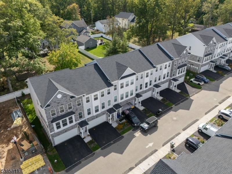 Be the first to live in this BRAND NEW townhome Available Priced for immediate Occupancy Beautiful 3 level Pershing model.