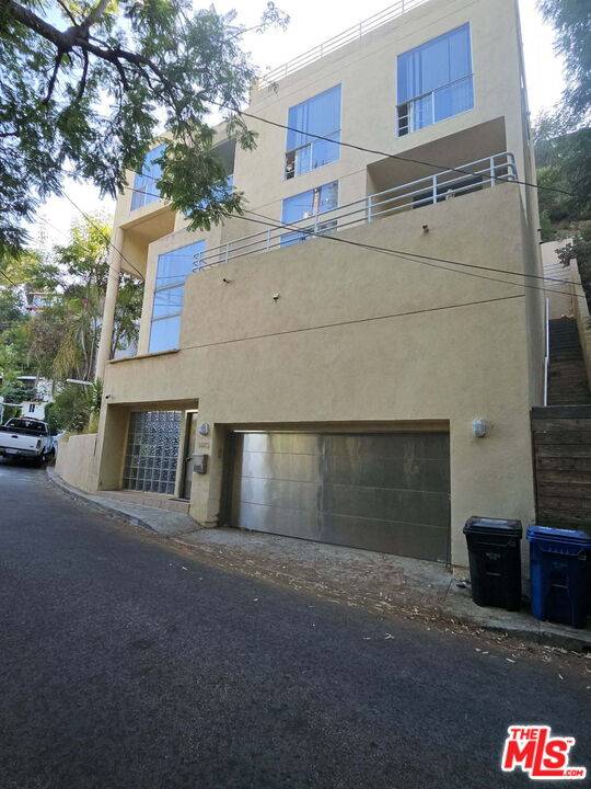 8613   Franklin Ave 3BR Sunset Strip La