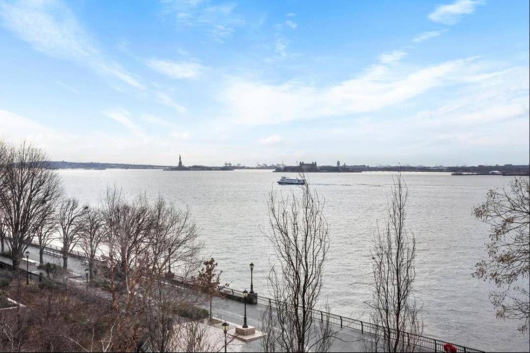 Renovated west facing 1BR 1BA residence featuring a generously proportioned living space with direct views of both the Hudsons and Statue of Liberty.