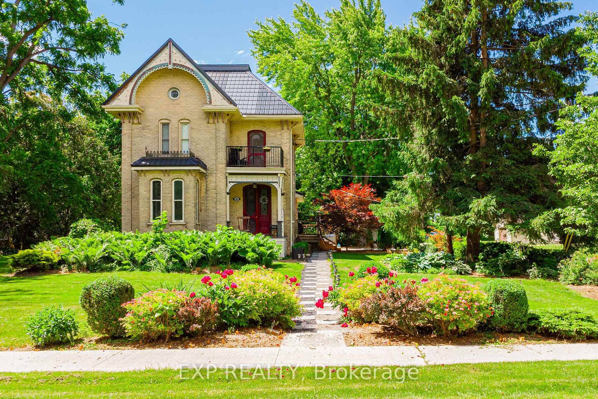 Welcome to 283 Hastings St in Parkhill, ON !