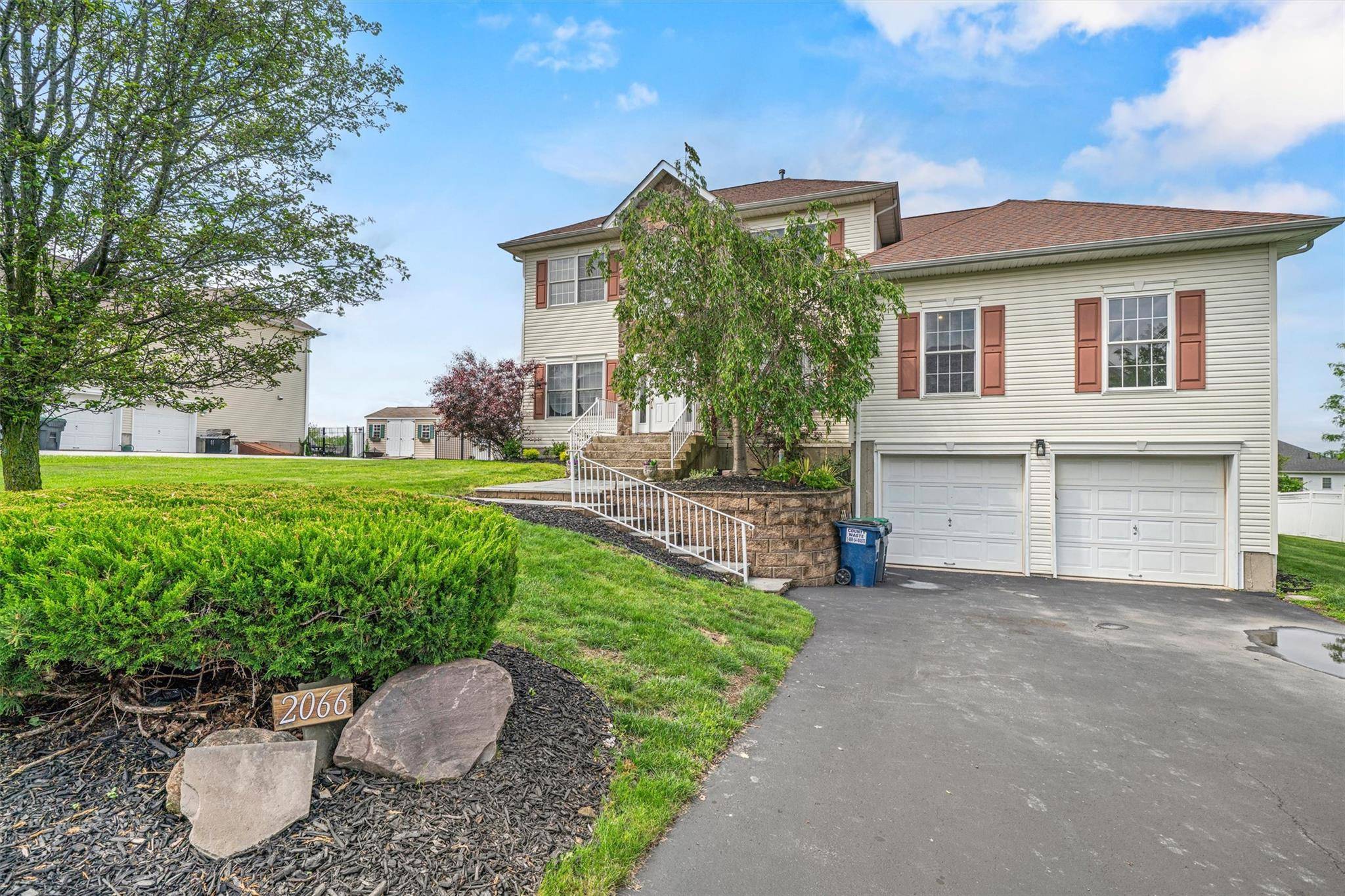 Charming Colonial in The Reserve 4 Bed, 2.