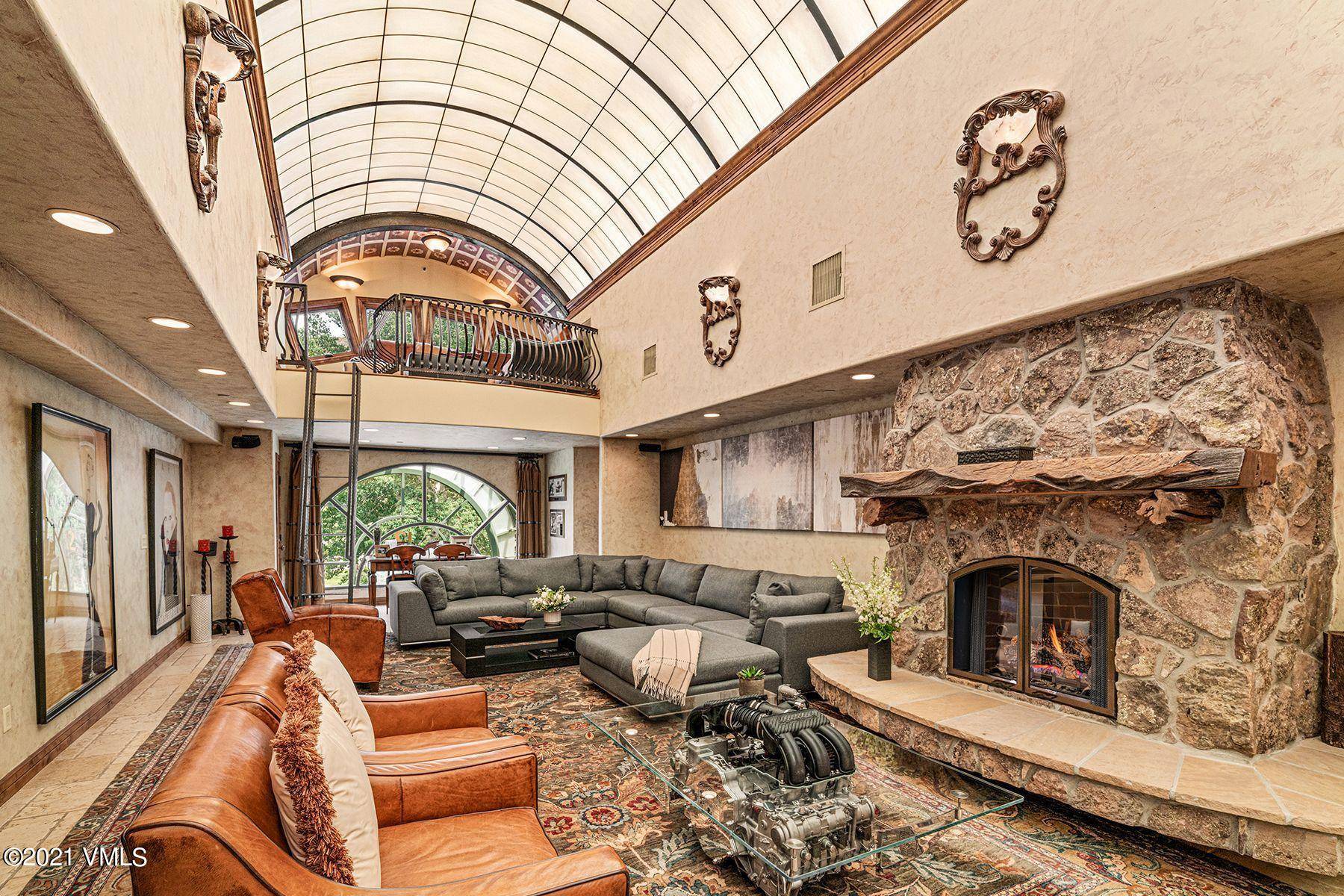 In your quest for the Vail lifestyle, look no further than this ethereal Vail Gateway Penthouse.