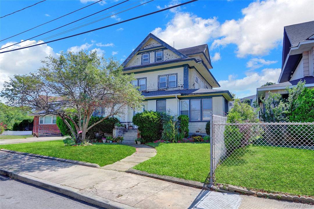 This Colonial Style Home Features 7 Bedrooms, 3 Full Baths, Formal Dining Room, Eat In Kitchen amp ; 2 Car Garage.