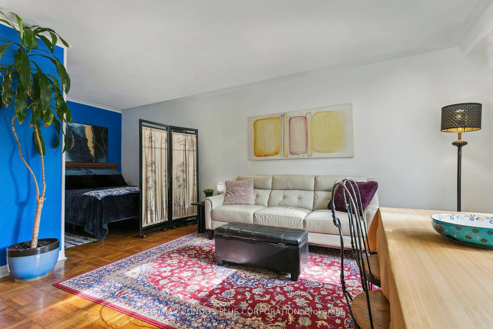 Value amp ; Location ! Turn Key Bright S W 539 Sq Ft Custom Reno.