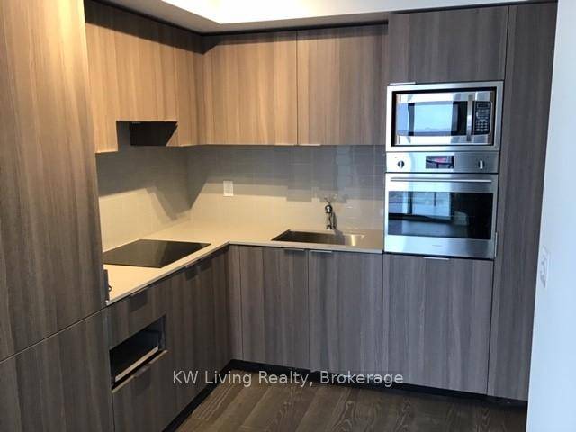 Luxurious Two Bedroom Unit at Wellesley On The Park.