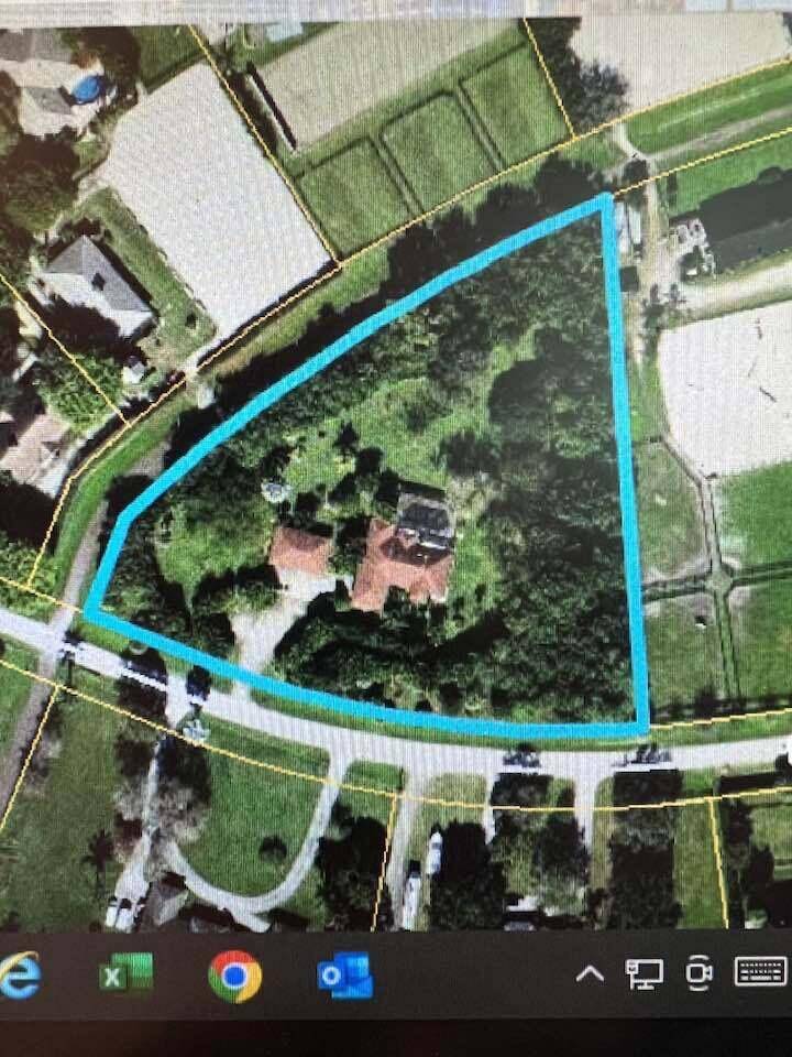 Fabulous oversized 2. 49 acre lot for equestrian use close to the horse show right on the bridle trail.