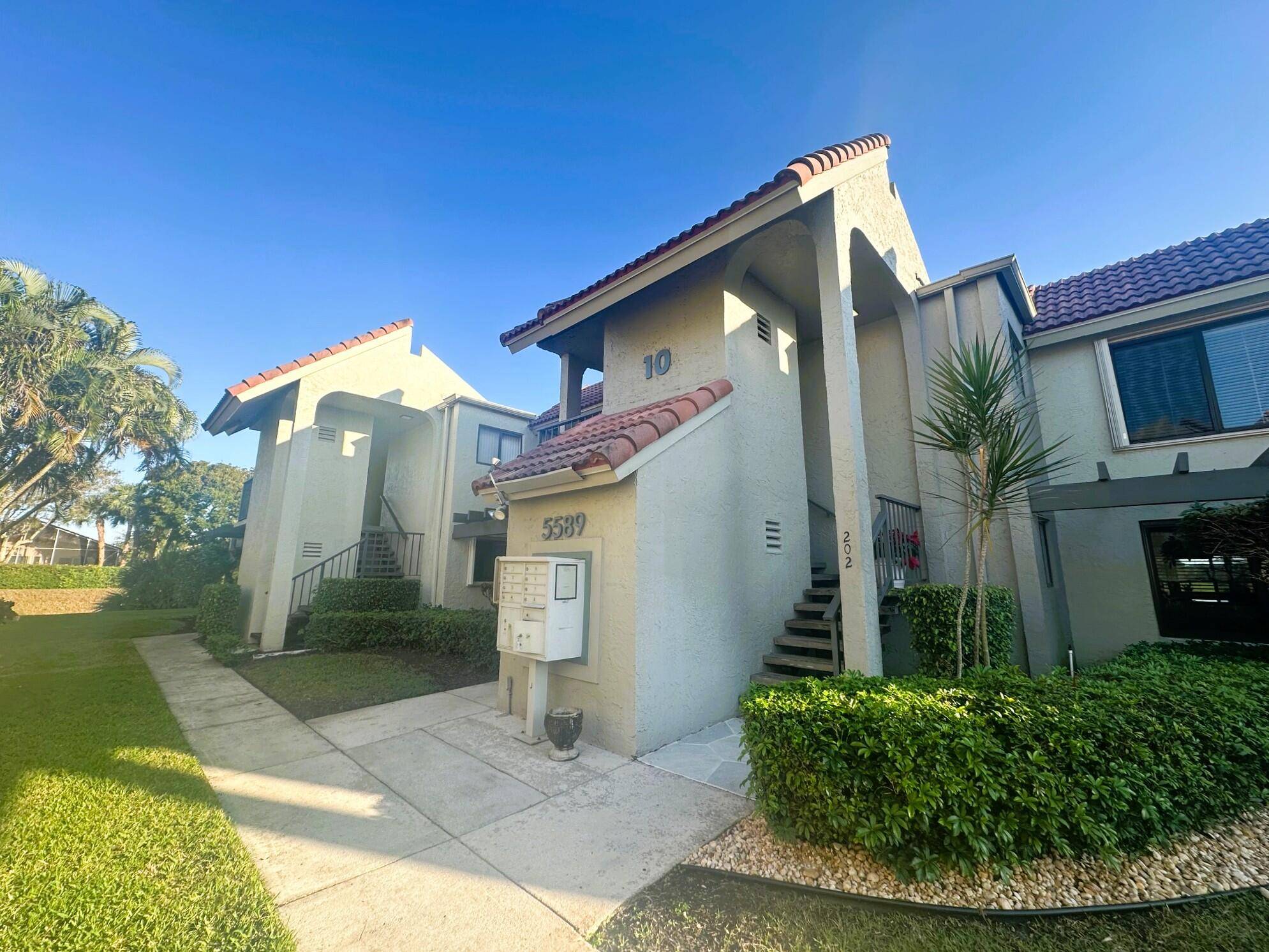 A great place to call home, bright breezy, 2nd floor unit with amazing views !