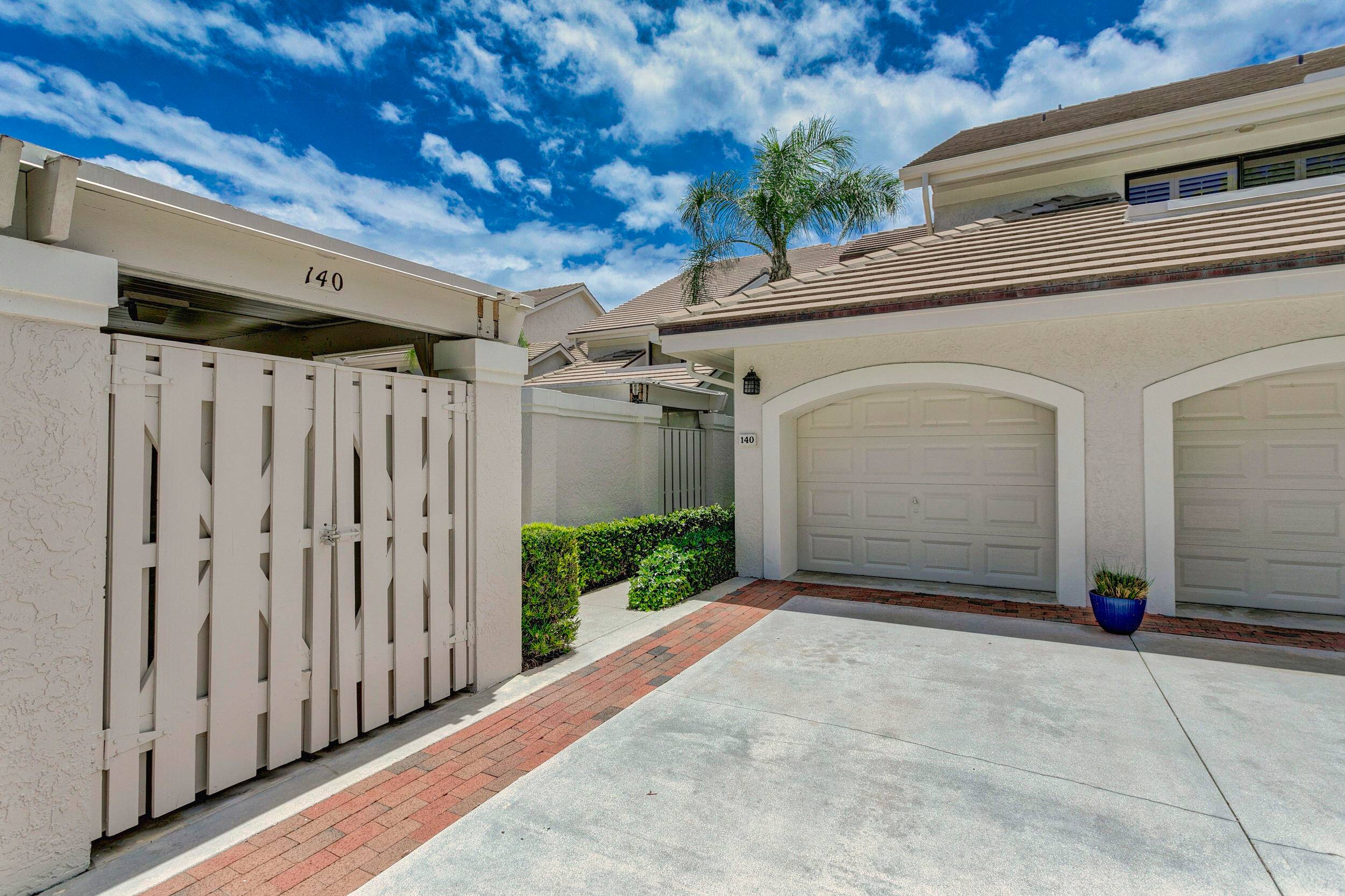 Waterfront condo rental in Jonathan's Landing !