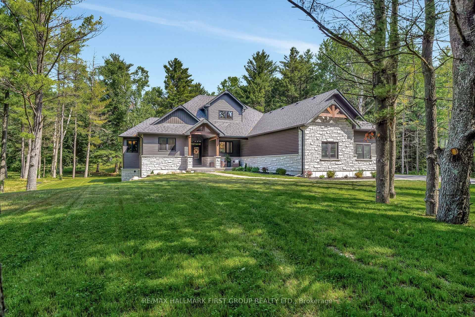 Set on just over 1 acre on one of Brighton's best streets, this 5 bedroom, 3 bathroom bungalow by Hunt Custom Homes offers over 4000 sqft of finished living space ...