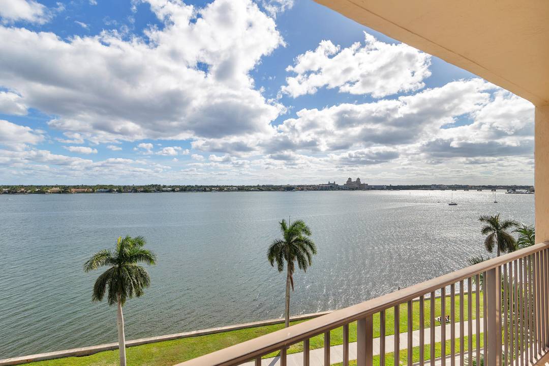 Wake up to the sunrise and enjoy coastal breezes in this beautifully furnished 2 bedroom, 2 bathroom residence at the highly desirable Flagler Pointe in West Palm Beach.