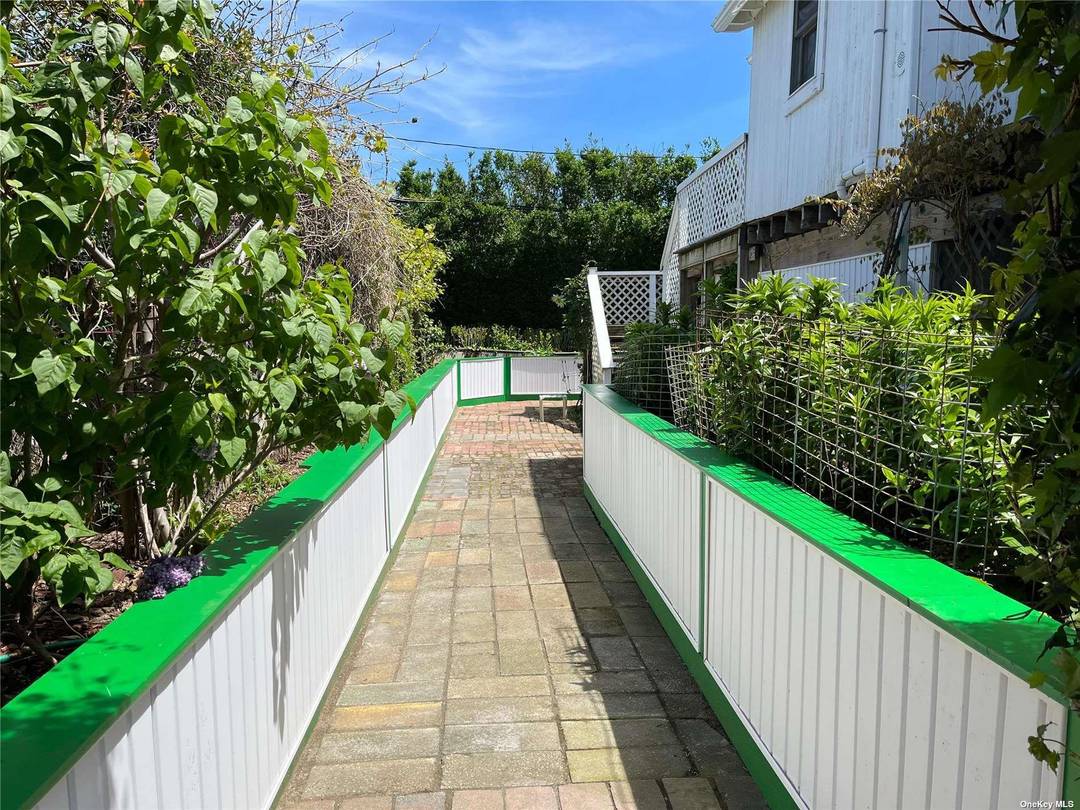 This Home is Available To Rent Weekly For 3, 500 and 9, 000 A Month.