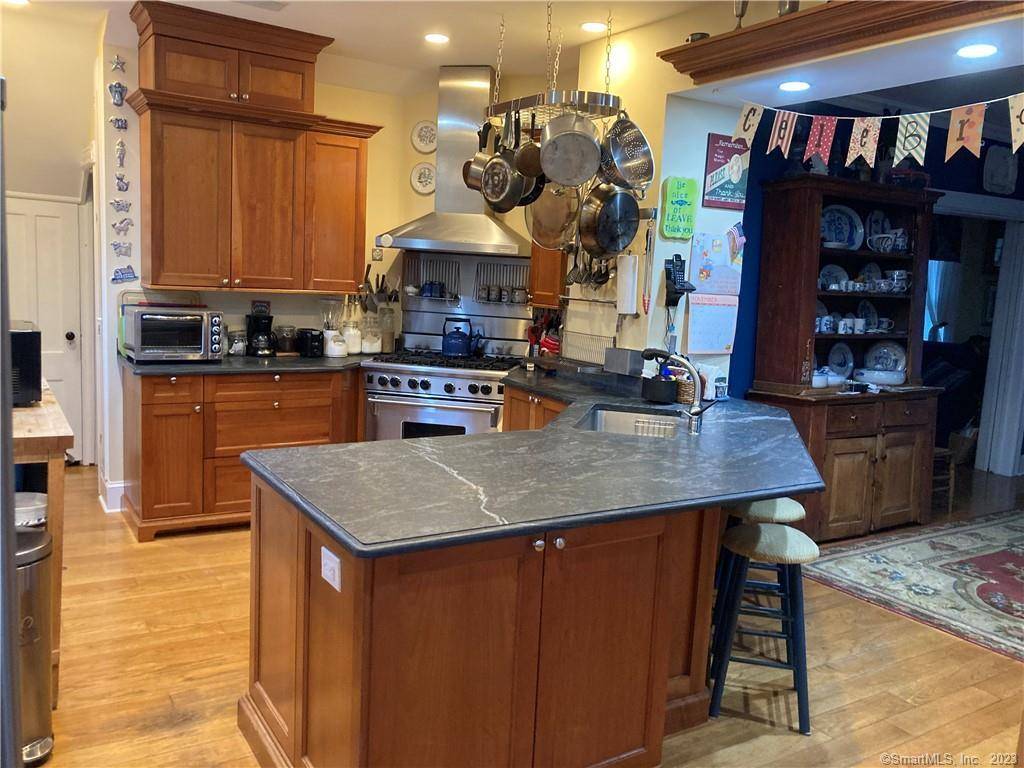 Stress Free Short Term Living in the Heart of New Canaan.