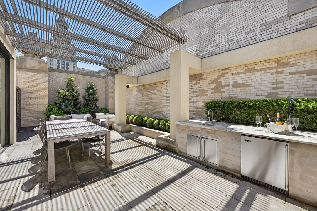 Perched atop a celebrated Beaux Arts landmark building in the heart of Tribeca, this magnificent Penthouse offers nearly 4, 800 square feet of refined indoor and private outdoor space with ...