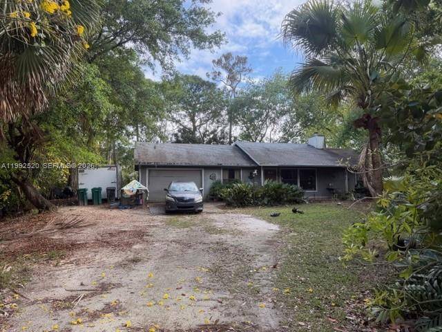 HOW ABOUT THE PERFECT LOCATION FOR BUILDING YOUR PARADISE ?