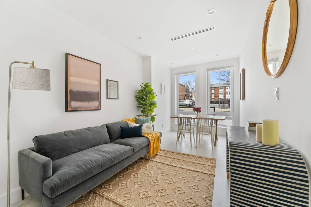 Sponsor offers one year of taxes and common charges Welcome to 122 Palmetto Street in the exciting neighborhood of Bushwick, Brooklyn !