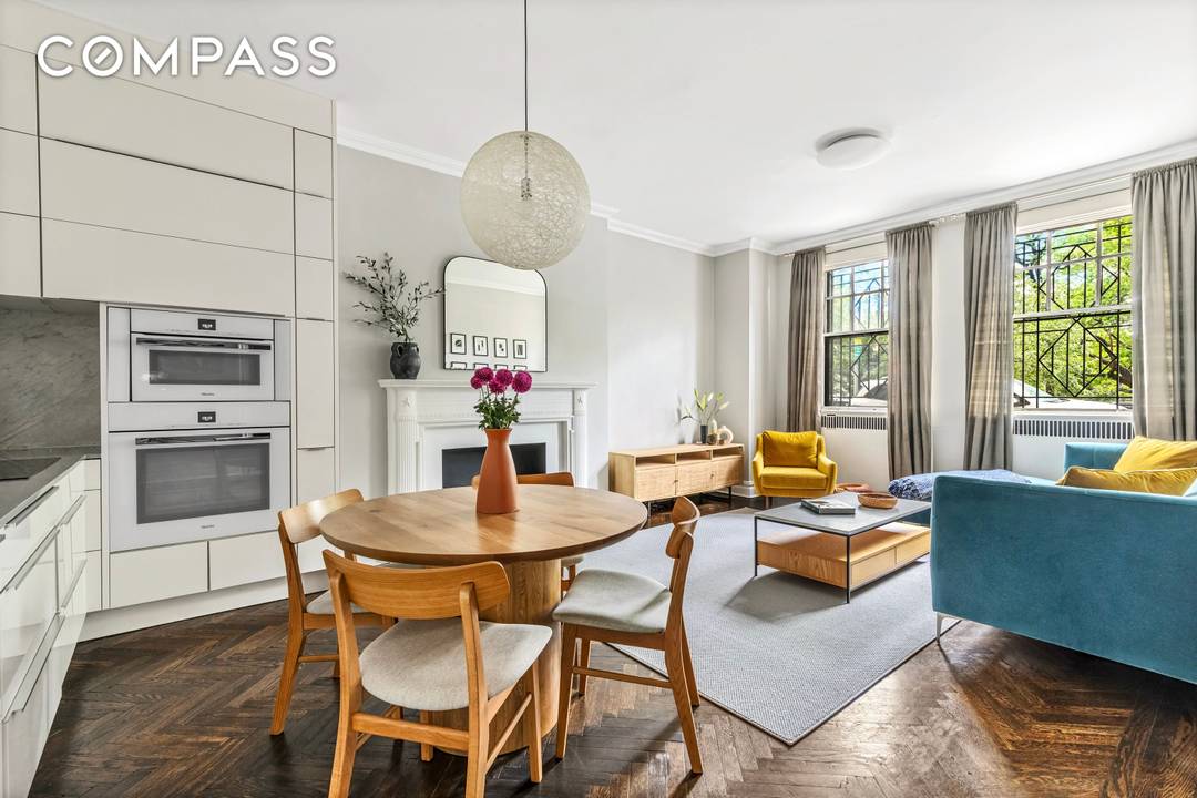 Welcome to Unit 1C at 5 Riverside Drive a stunning two bedroom, two bathroom home in one of the Upper West Side s most distinguished white glove Art Deco cooperatives.