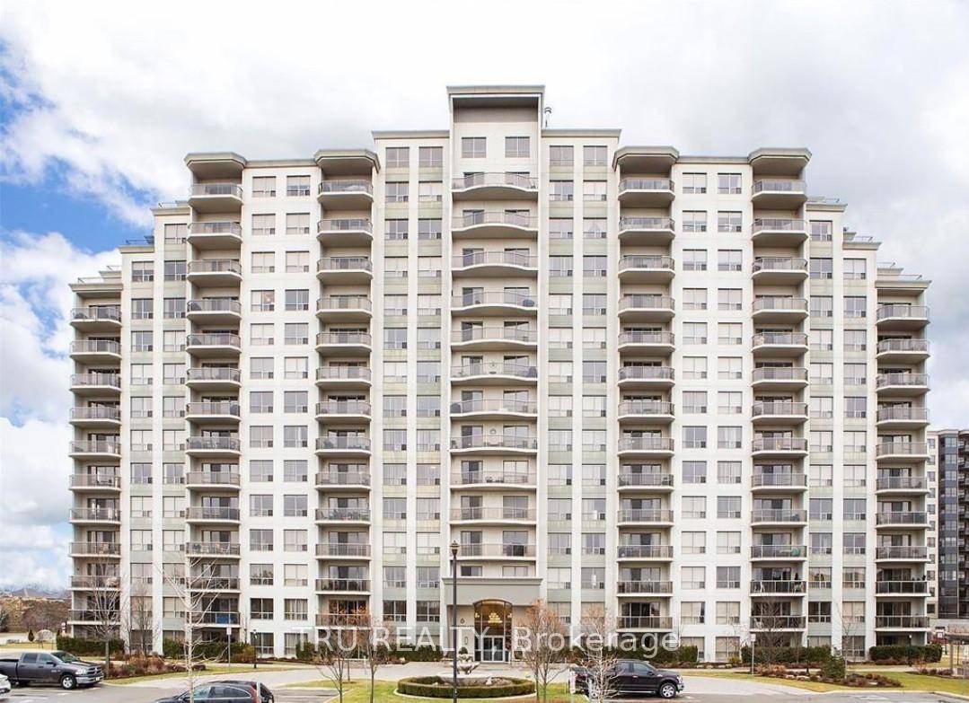 Welcome to Northcliff by TRICAR, a luxurious residence in London's sought after Northwest, offering a bright and spacious 2 bedroom, 2 bathroom unit with stunning views from its expansive windows ...
