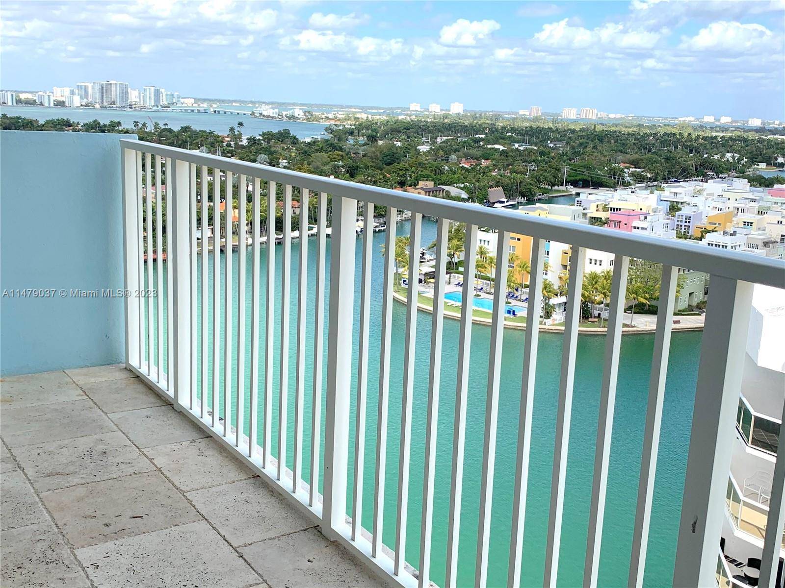 Rarely available ! The wonderful views of this beautiful 1 Bed 1.
