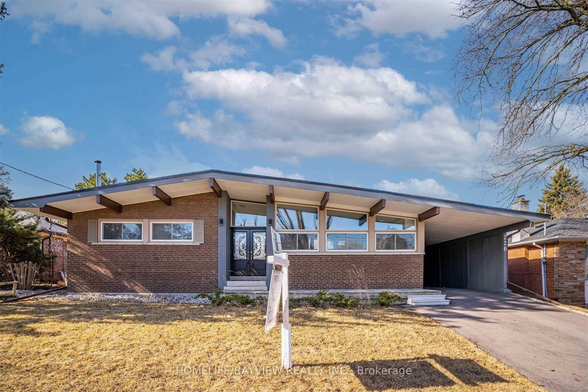 Beautiful Renovated 2 Bedroom Basement Apartment In One Of The Most Sought After Areas With Large Great Room And Kitchen With A Great Layout.