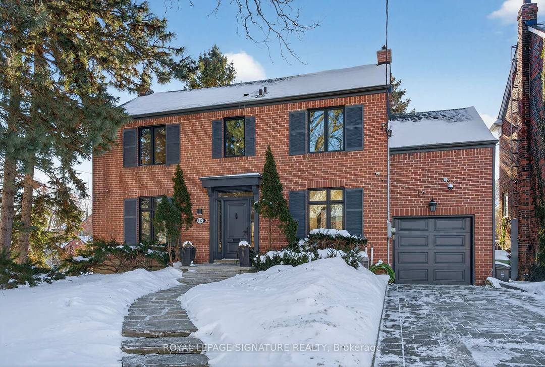 Fully renovated, luxurious residence in the heart of Lawrence Park, one of Torontos most prestigious and sought after neighbourhoods !