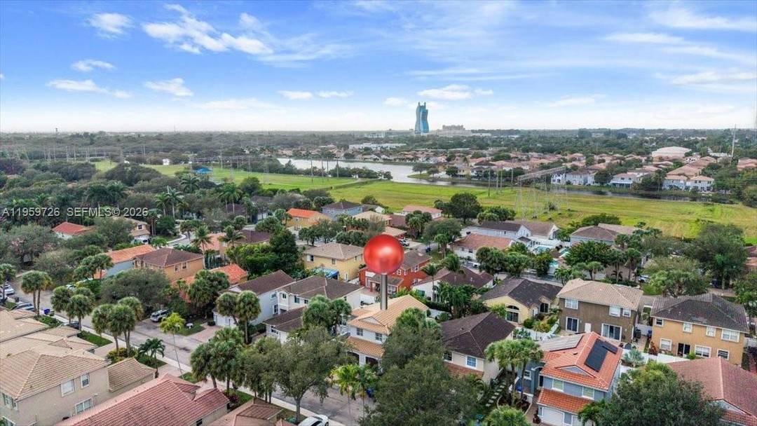 PRICED TO SELL MOVE IN READY !