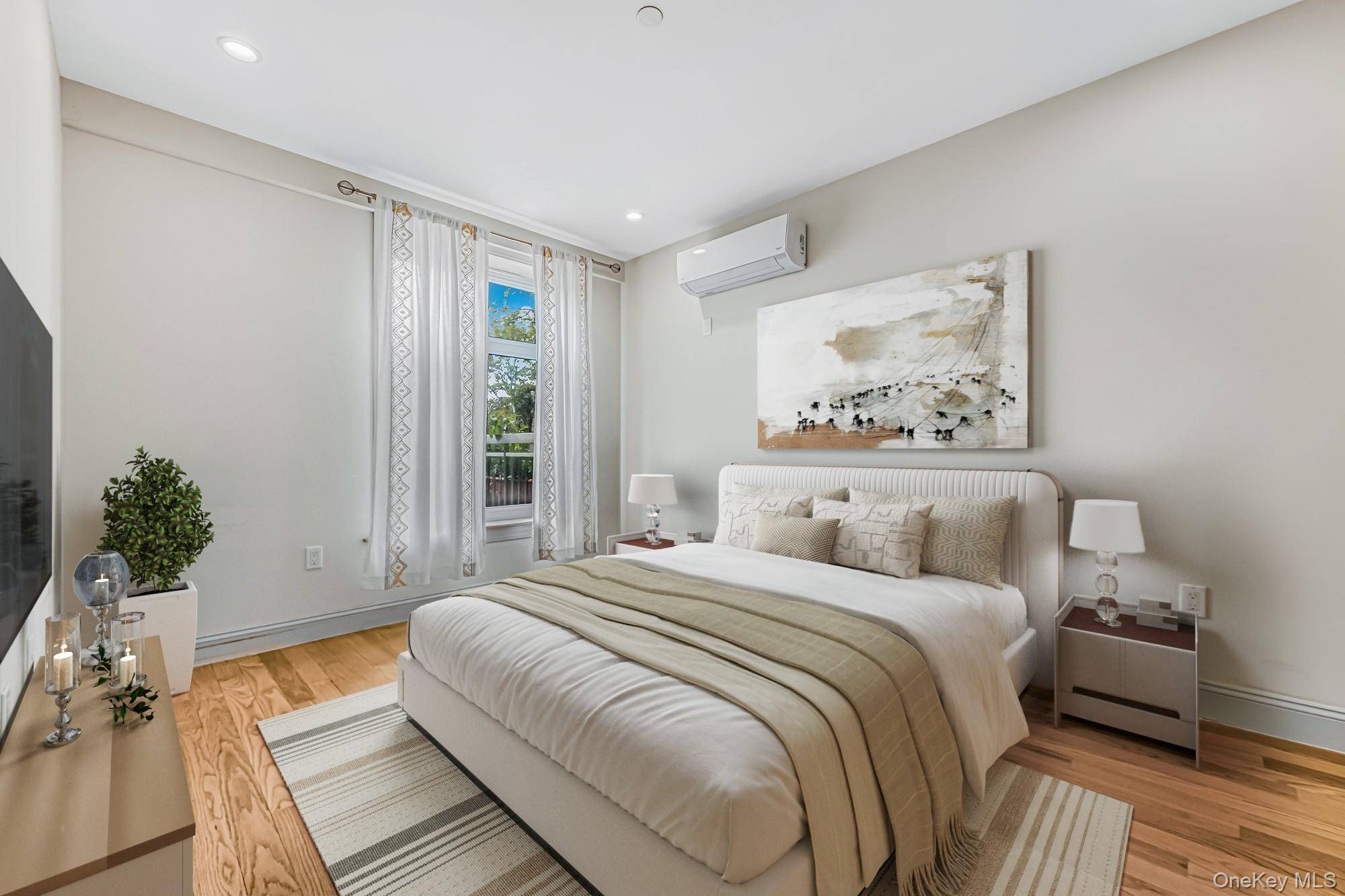 Bright and spacious apartment in the heart of Rego Park !