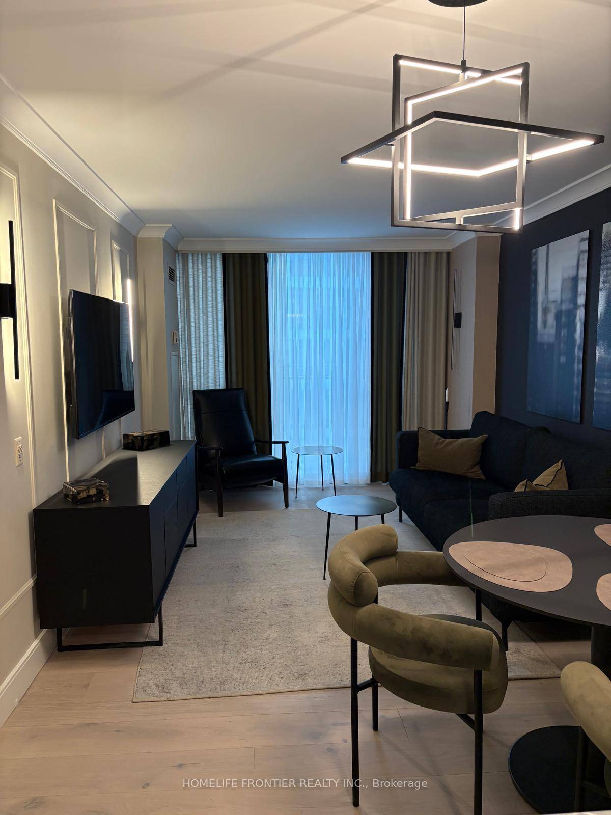 ENJOY 5 STAR LUXURY AND COMFORT LIVING !