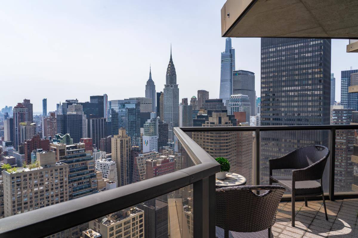Spectacular 49th floor 2 Bedroom, 2.
