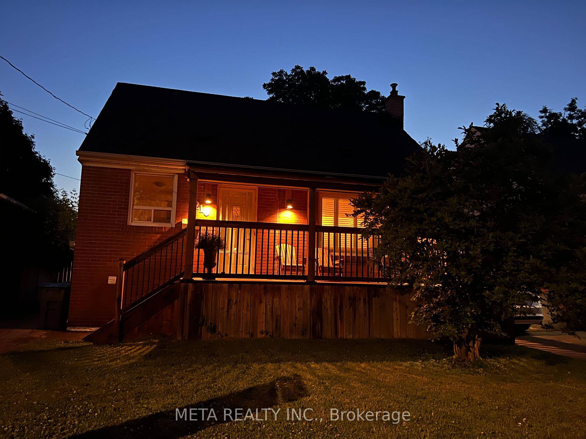 Situated in the desirable Inch Park, this charming 1.