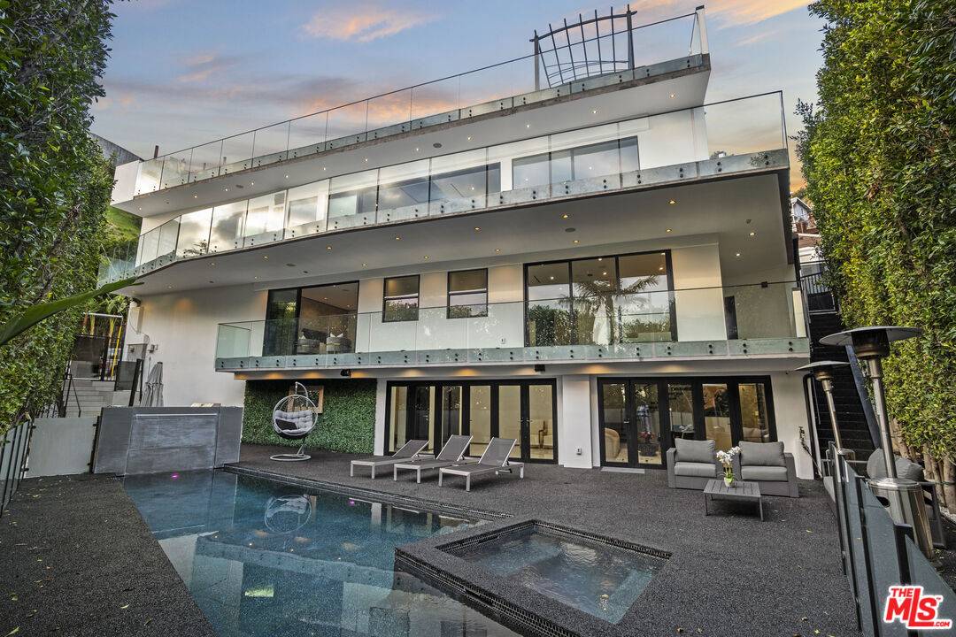 1680 Sunset Plaza Dr 5BR Sunset Strip La