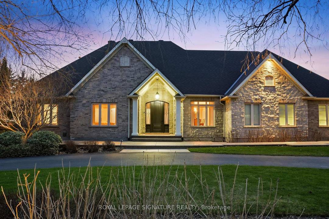 Welcome to 21 Bishop Court, Estate living at it's finest.