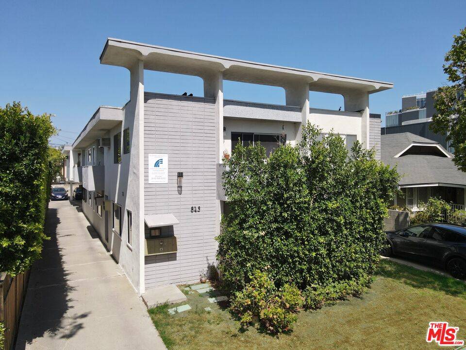 843  N Orange Dr 14BR Hancock Park La