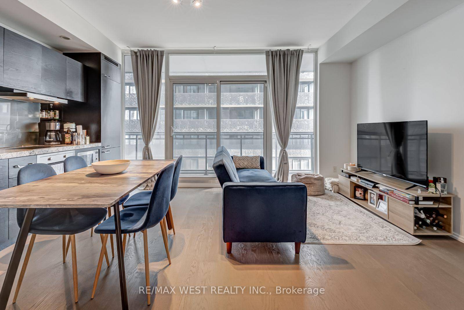 Experience Luxury Living at Chaz Yorkville 30th Floor Condo Suite.