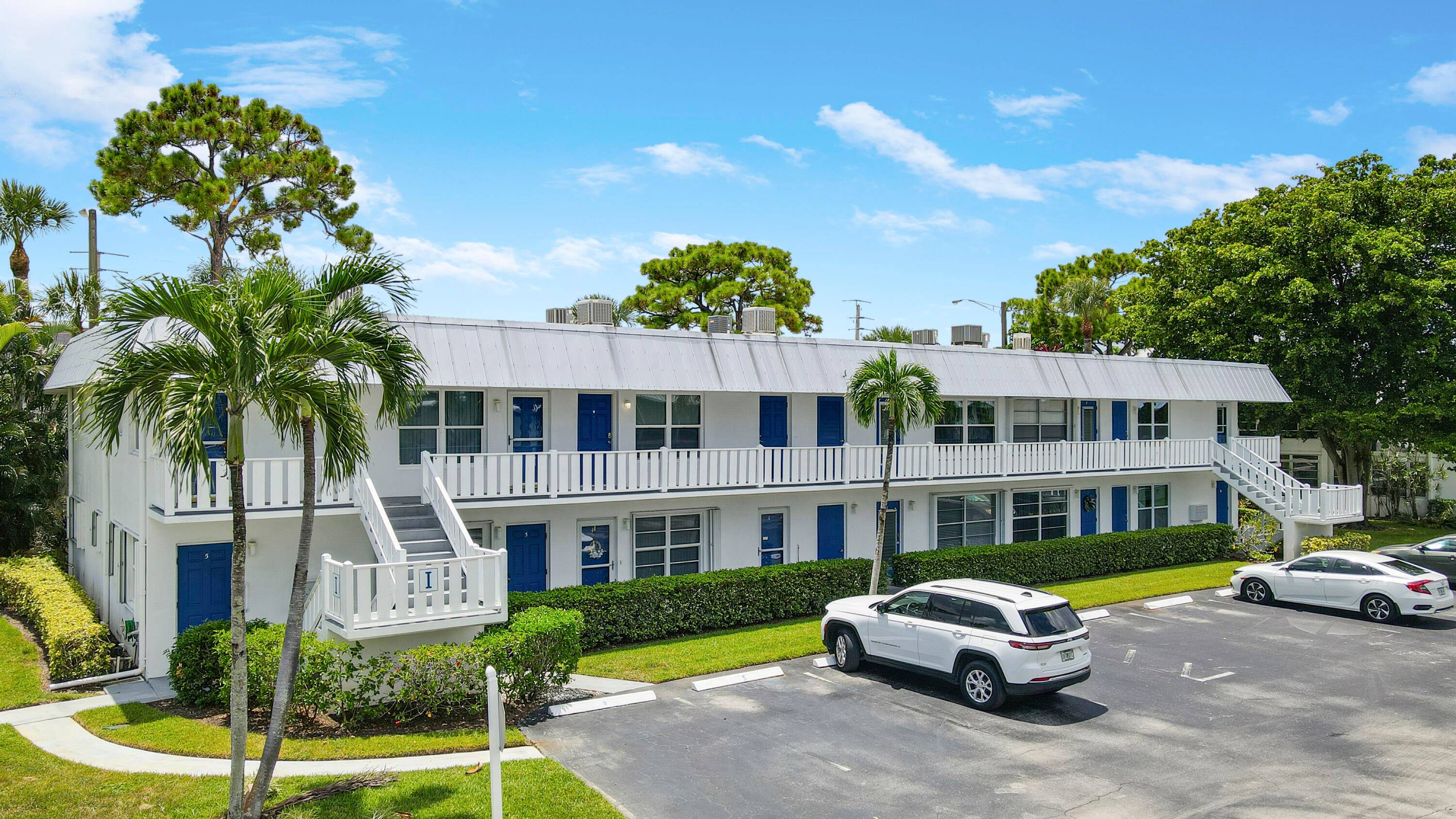 Welcome home to this lovely 2 bedroom 1 1 2 Bath condo located just off SE Ocean Blvd in the over 55 resort style living community of Cedar Pointe Condo's.