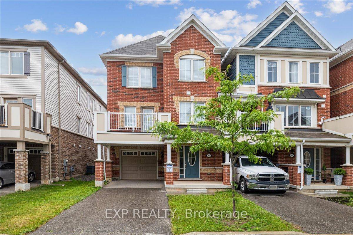 Immaculate Mattamy end unit freehold townhome !