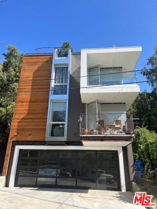 6127   Glen Tower St 2BR Hollywood Hills East La