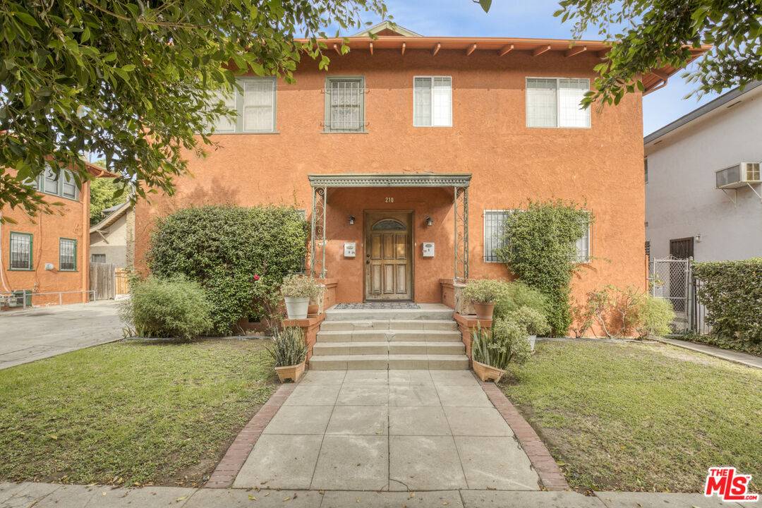 204 S Serrano Ave 8BR Mid Wilshire La