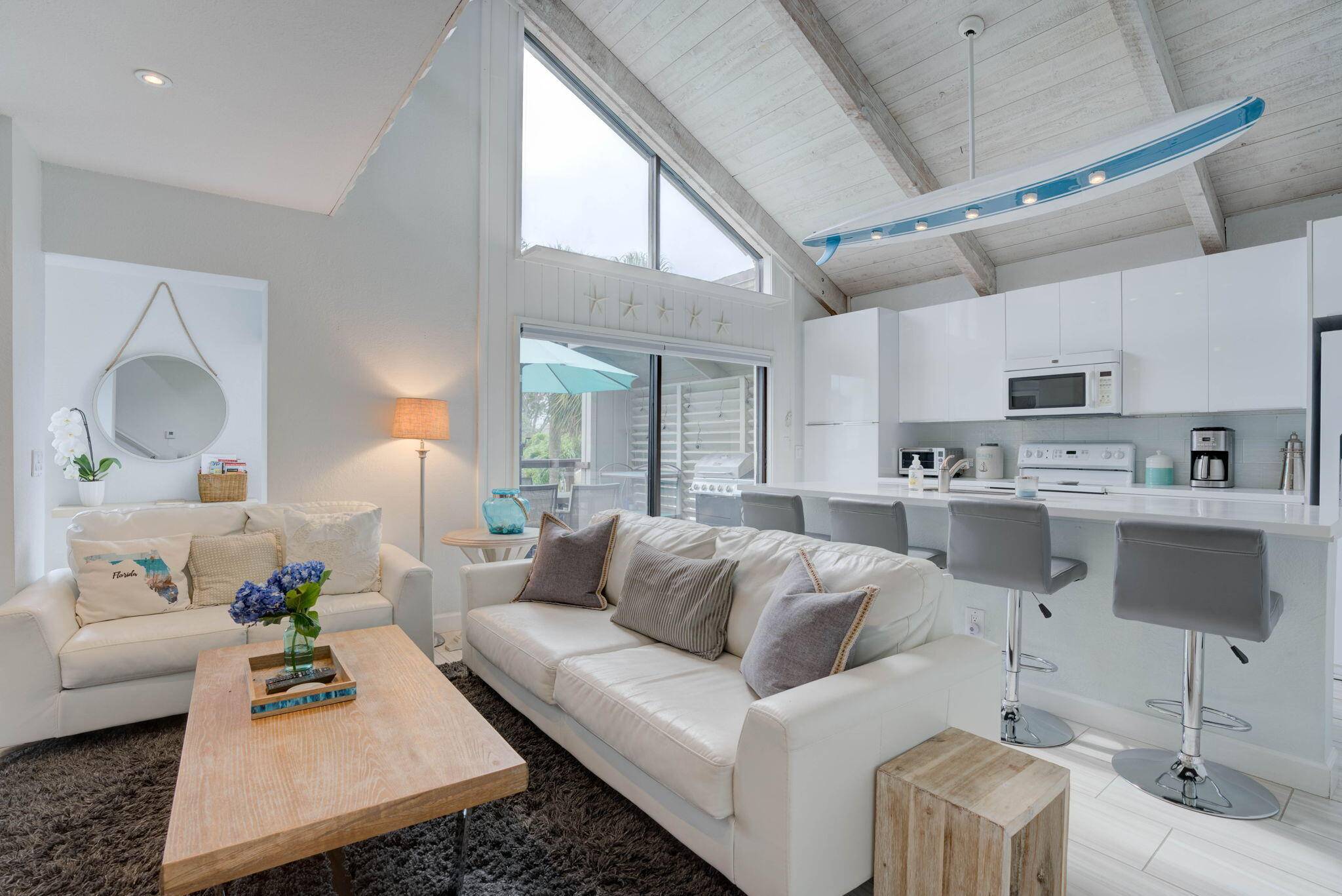 Fully furnished, turnkey beach condo in Jupiter Ocean Racquet Club !