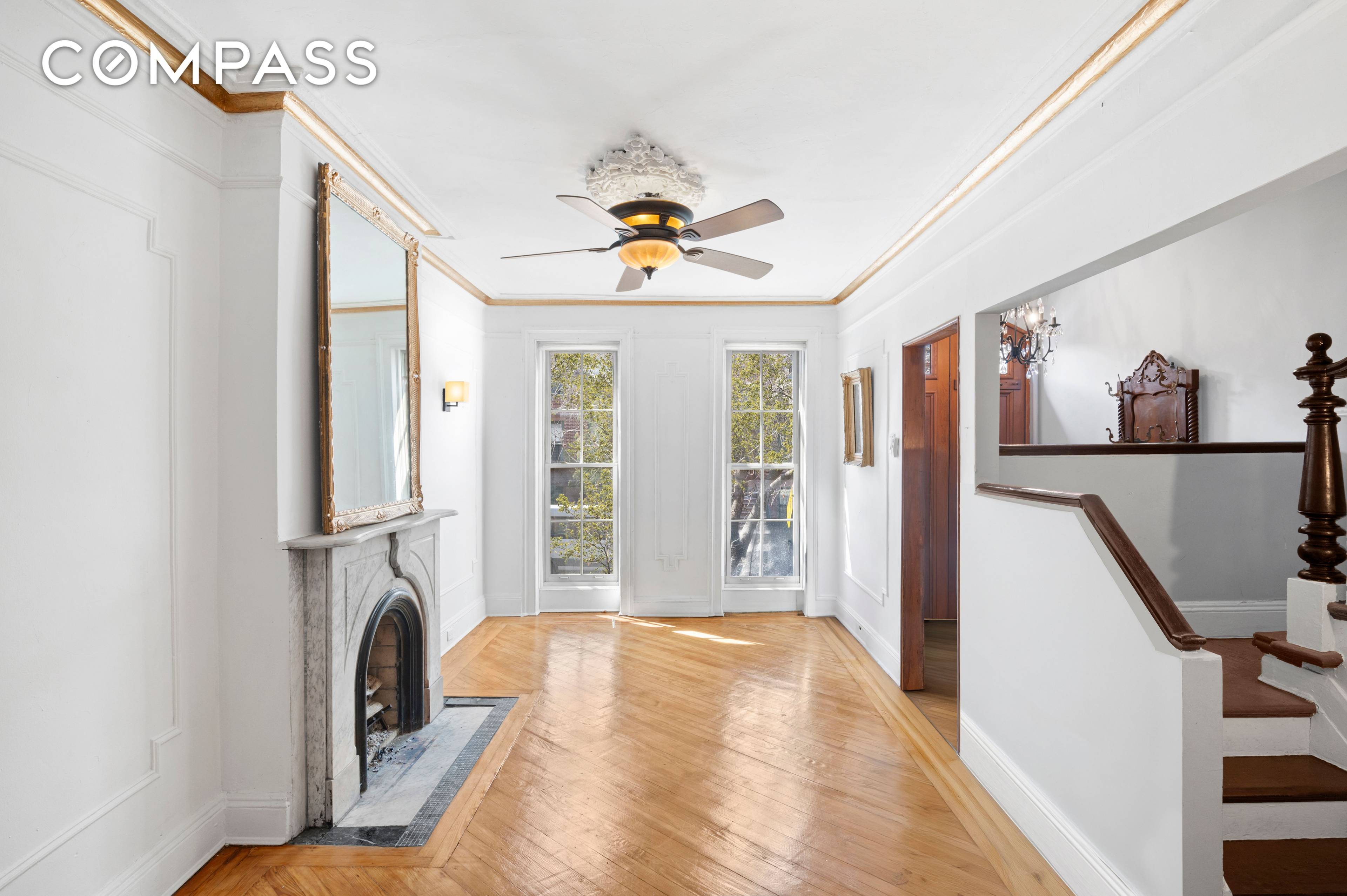 Welcome to 457 Warren Street, a 3 story, 2 family brick townhouse in the heart of coveted Boerum Hill, Brooklyn.