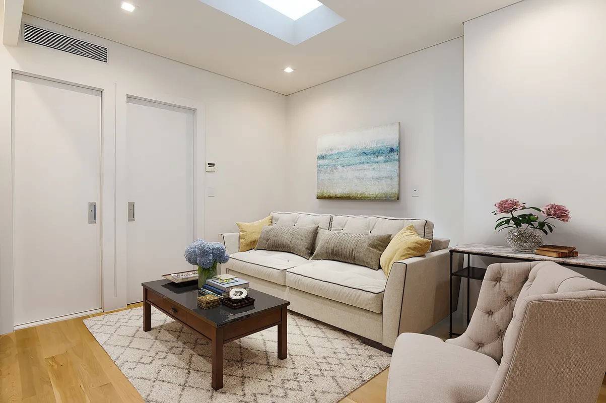 Stunning 2 Bedroom in the heart of the Lower East Side !