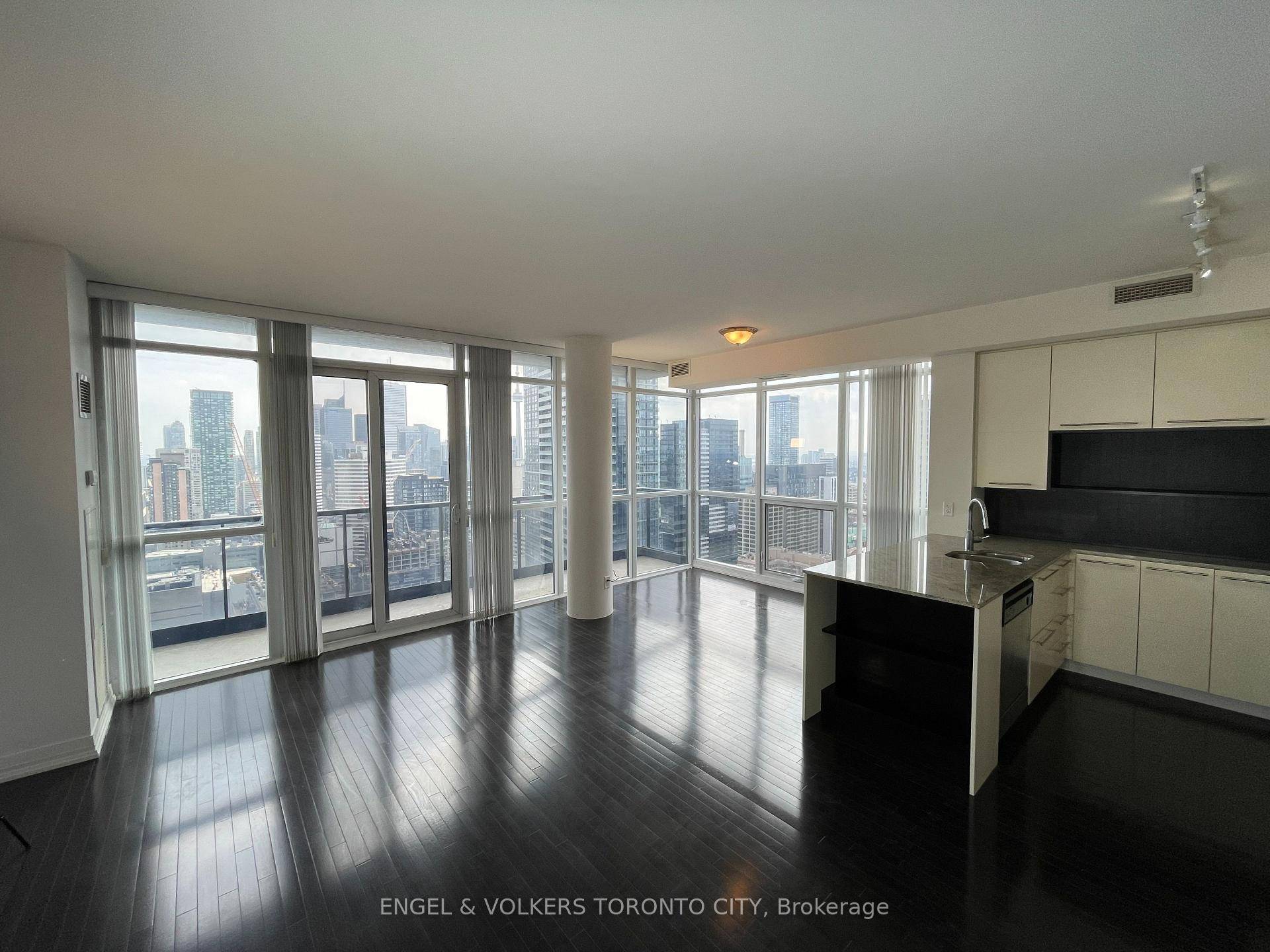Welcome to this beautiful corner suite on the 42nd floor of The Met !