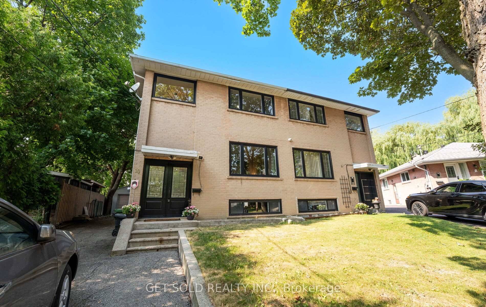 Welcome to 10 Dunboyne Court !
